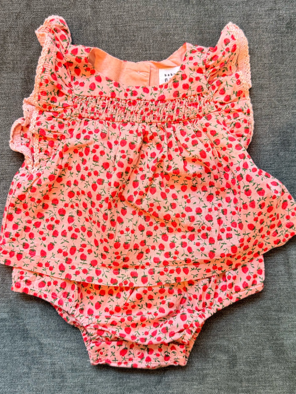 Baby Gap Strawberry Print Ruffle Bubble Romper - 0-3 months